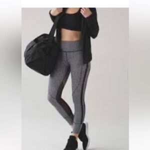 Lululemon Hit It 7/8 Leggings in Carbon Grey size 6